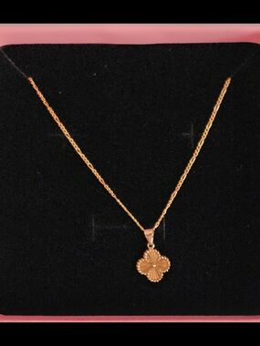 Pure 18k Gold Four-Leaf Clover Pendant Necklace - Women Jewelry